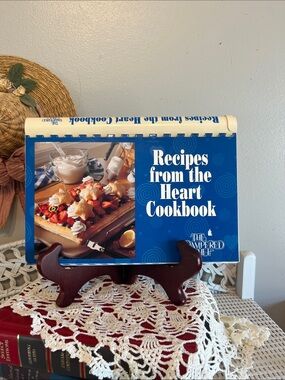 The Pampered Chef Recipes from the Heart Cookbook - Blue